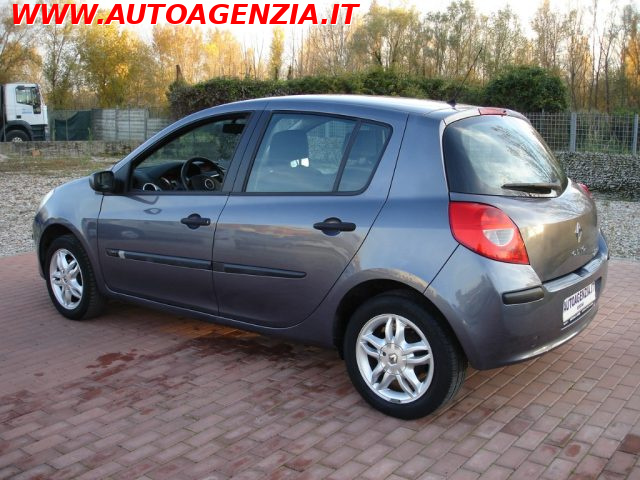 Renault Clio 1.2 16V 5 porte Confort - foto 4 di 4