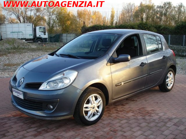 Renault Clio 1.2 16V 5 porte Confort, del 2005, 159.990 km, in vendita a Rimini (RN)