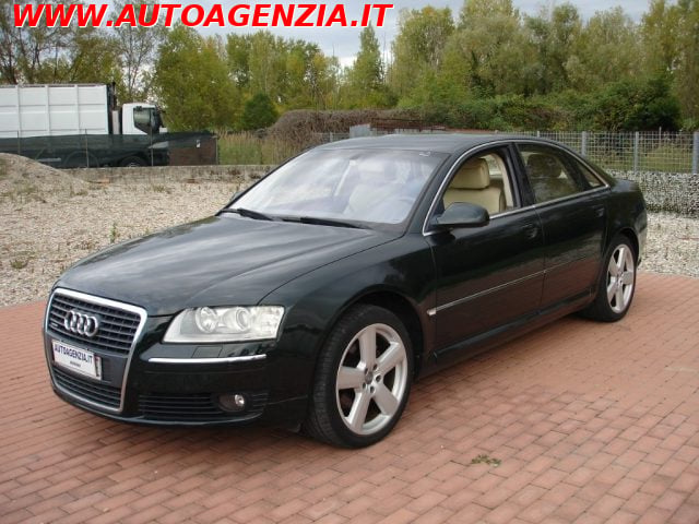 Audi A8 3.0 V6 TDI quattro tiptronic, del 2006, 217.000 km, in vendita a Rimini (RN)