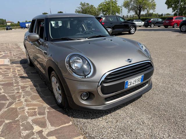 MINI One 1.5 One 75 CV 5 porte - foto 2 di 4