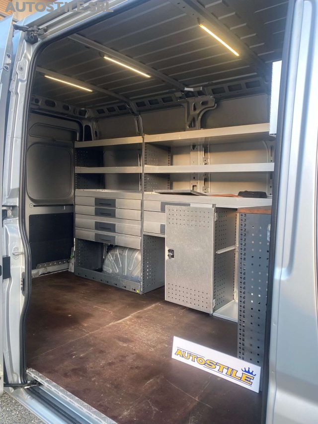 Fiat Ducato M-Jet OFFICINA MOBILE PASSO MEDIO TETTO ALTO attre - foto 4 di 4