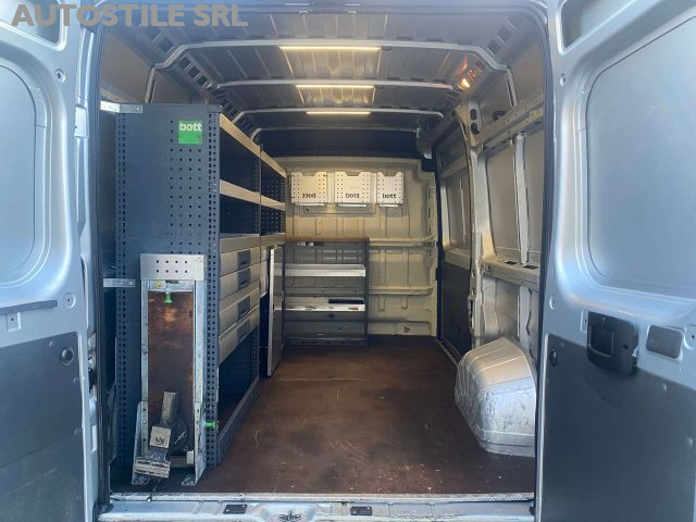 Fiat Ducato M-Jet OFFICINA MOBILE PASSO MEDIO TETTO ALTO attre - foto 3 di 4