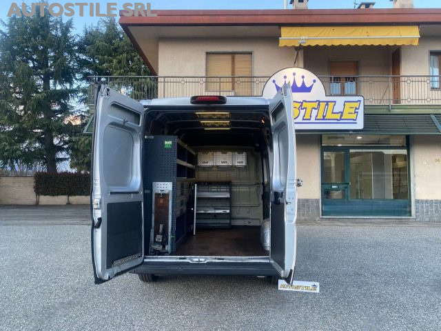 Fiat Ducato M-Jet OFFICINA MOBILE PASSO MEDIO TETTO ALTO attre - foto 2 di 4