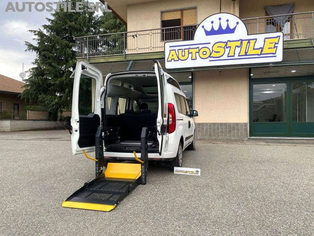 Fiat Doblo 1.6 M-Jet 120cv XL TRASPORTO DISABILI euro6 pedana - foto 4 di 4