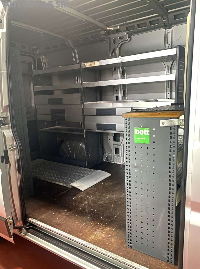Fiat Ducato M-Jet OFFICINA MOBILE PASSO MEDIO TETTO ALTO - foto 4 di 4