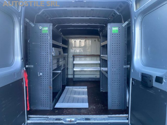 Fiat Ducato M-Jet OFFICINA MOBILE PASSO MEDIO TETTO ALTO - foto 3 di 4