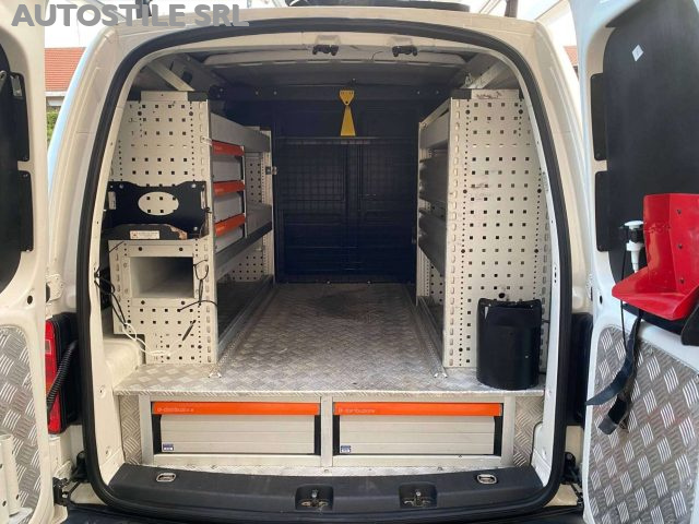 Volkswagen Caddy 2.0 TDI 122CV 4Motion 4X4 OFFICINA MOBILE attrezza - foto 3 di 4