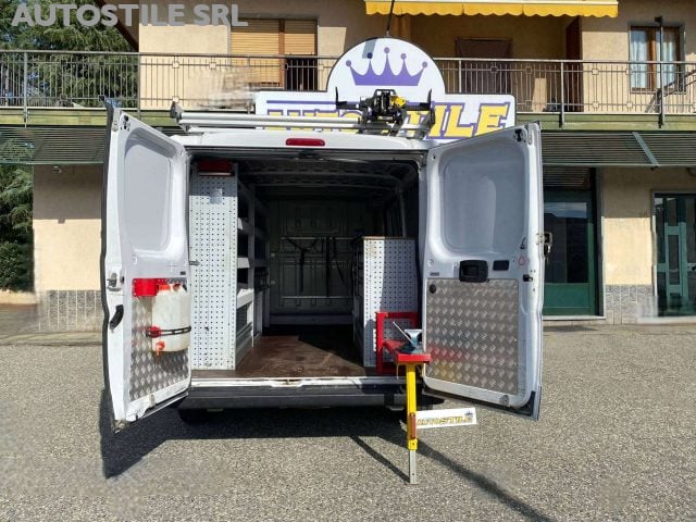 Fiat Ducato OFFICINA MOBILE - PASSO MEDIO TETTO BASSO attrezza - foto 2 di 4