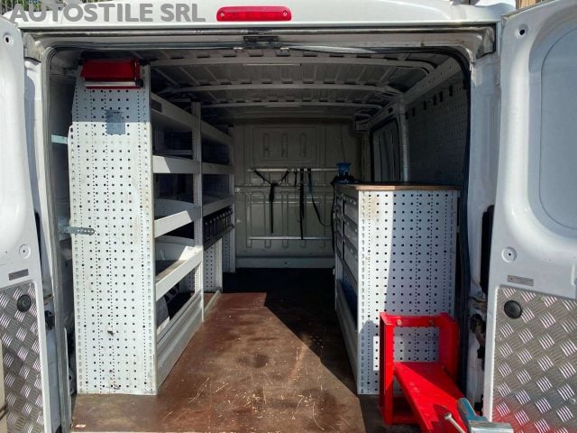 Fiat Ducato OFFICINA MOBILE - PASSO MEDIO TETTO BASSO attrezza - foto 3 di 4