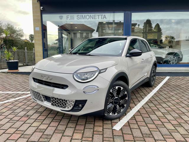 Fiat 600 Hybrid 145 CV DCT MHEV La Prima - KM0 km 0 a CADREZZATE