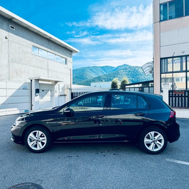 Volkswagen Golf 1.5 eTSI 130 CV EVO ACT DSG Life - foto 3 di 4