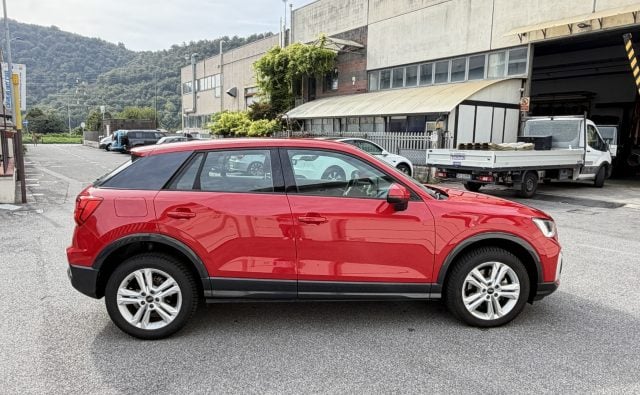 Audi Q2 35 TDI S tronic Business pari al nuovo - foto 4 di 4