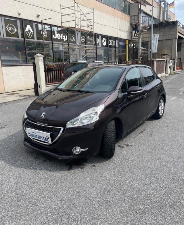 Peugeot 208 1° serie 1.6 e-HDi 92 CV Stop&Start 5 porte Allure, del 2014, 190.000 km, in vendita a Concesio (BS)
