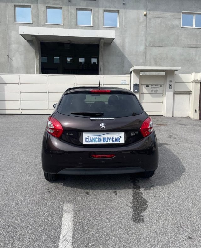 Peugeot 208 1° serie 1.6 e-HDi 92 CV Stop&Start 5 porte Allure - foto 3 di 4