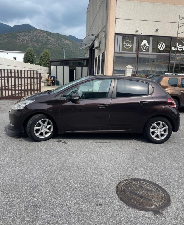 Peugeot 208 1° serie 1.6 e-HDi 92 CV Stop&Start 5 porte Allure - foto 4 di 4