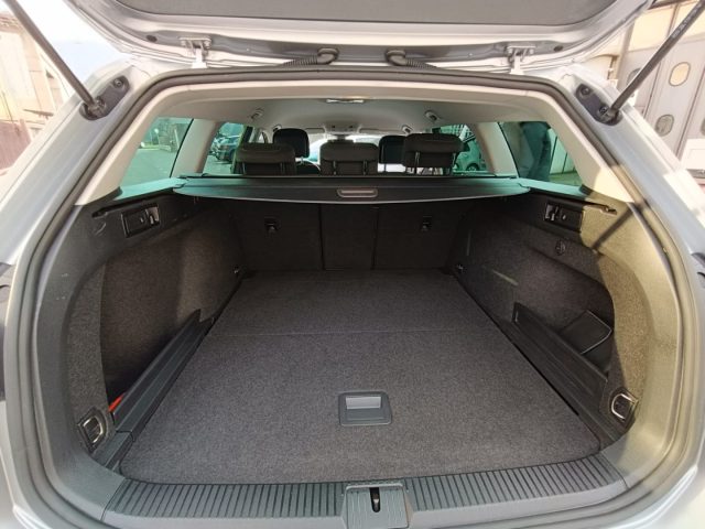 Volkswagen Passat Variant 2.0 TDI SCR EVO Business usato a CONCESIO