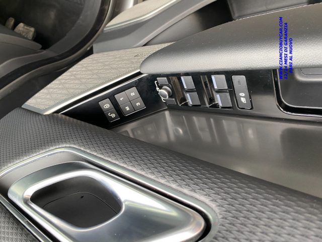 Land Rover Range Rover Velar 3.0D V6 275 CV sport 4WD TETTUCCIO,KM CERTIFICATI., del 2019, 192.000 km, in vendita a Concesio (BS)