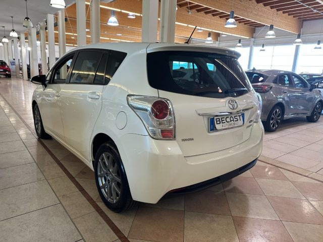 Toyota Verso 2.0 D Active 7 posti - foto 4 di 4