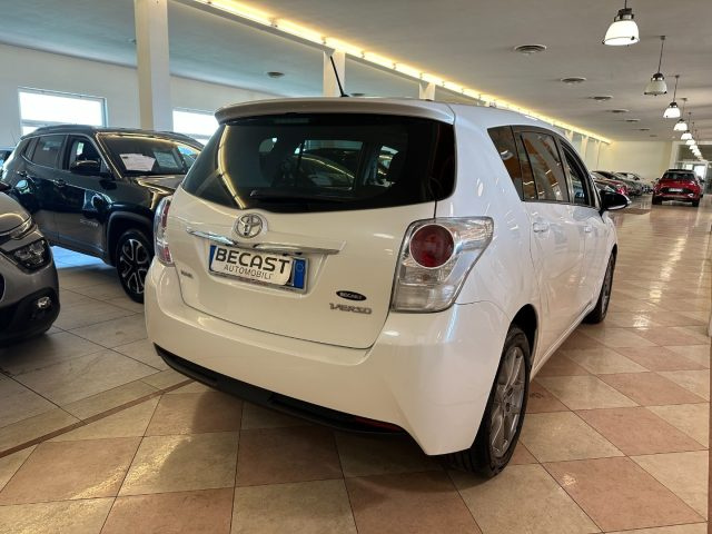 Toyota Verso 2.0 D Active 7 posti - foto 3 di 4