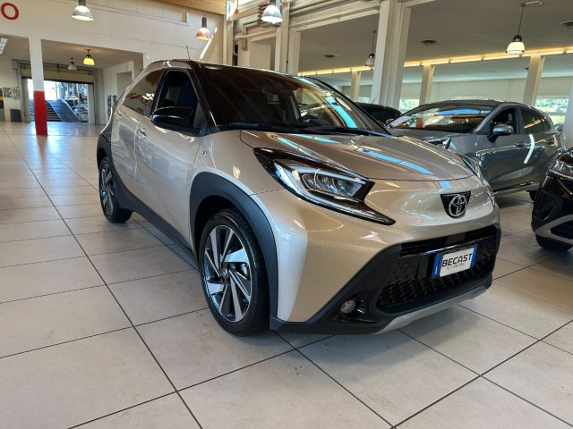 Toyota Aygo X 1.0 VVT-i 72CV 5p. Lounge S-CVT UNICO PROPRIETARIO - foto 2 di 4