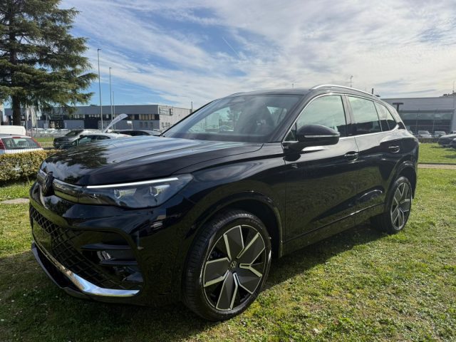 Volkswagen Tiguan 2.0 TDI 193 CV DSG 4MOTION MY26 R-Line Plus TETTO km 0 a IMOLA