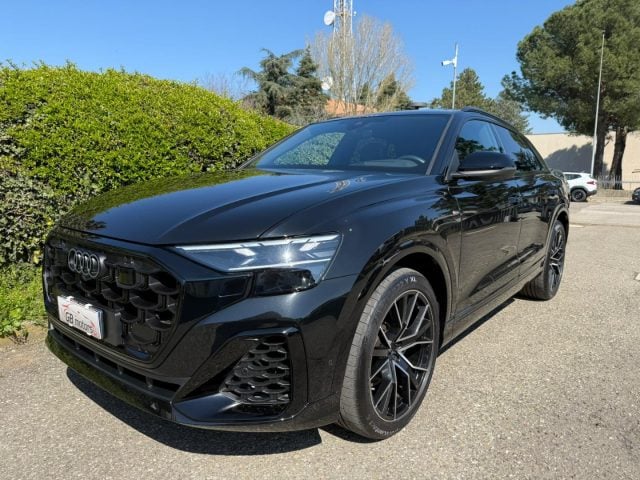 Audi Q8 50 TDI 286 CV quattro S line edition Black Pack - foto 2 di 4
