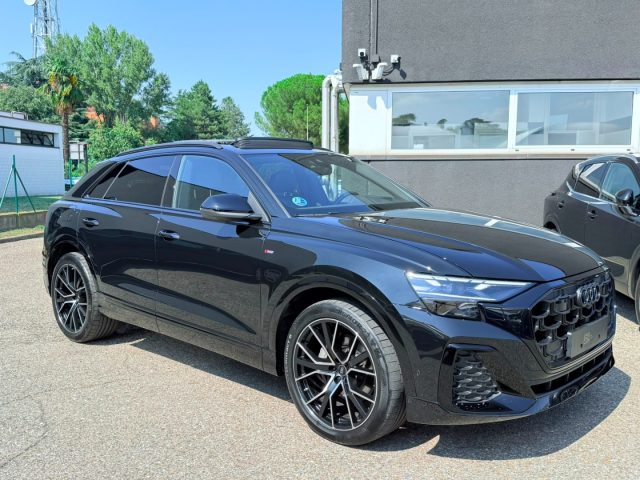 Audi Q8 50 TDI 286 CV quattro S line edition Black Pack - foto 4 di 4