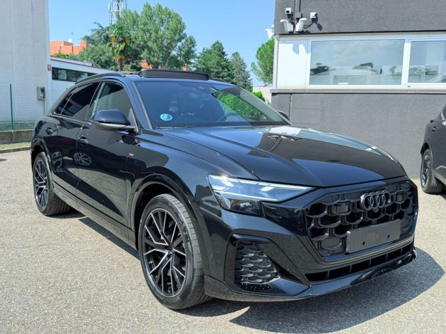 Audi Q8 50 TDI 286 CV quattro S line edition Black Pack - foto 3 di 4