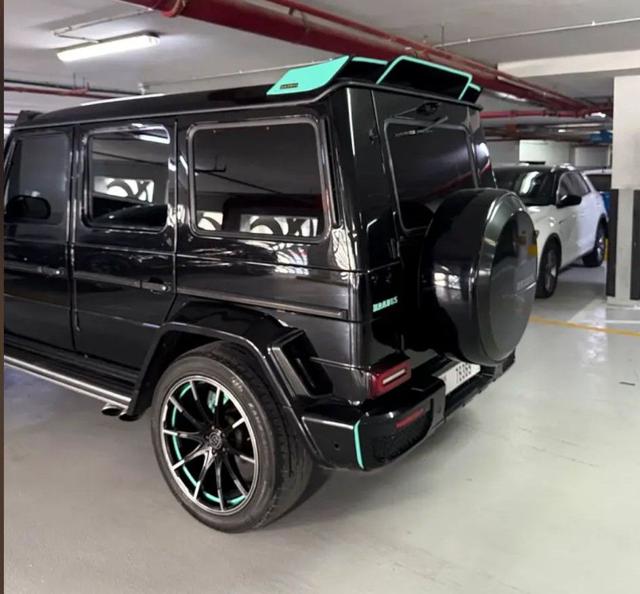 Mercedes-Benz G 63 AMG Brabus 571cv 760nm INTERNI TIFFANY COFANO CARBONIO - foto 2 di 4