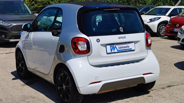 smart forTwo 1.0cc 71cv AUTO - foto 4 di 4