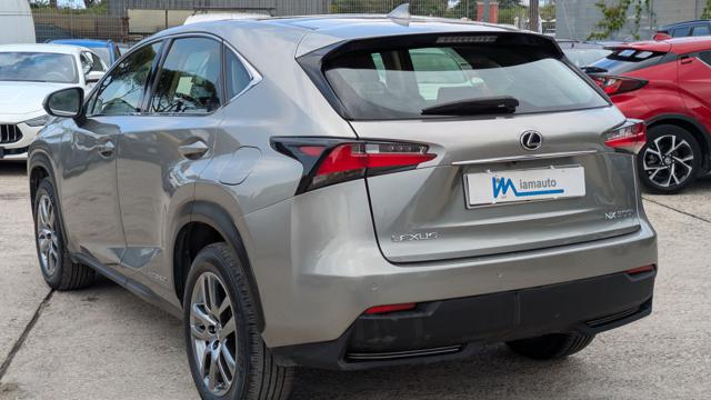 Lexus NX 300h 2.5FULL HYBRID 4WD CVT 243cv(155cv) - foto 4 di 4