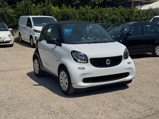 smart forTwo 1.0cc 71cv AUTOMATICA - foto 3 di 4