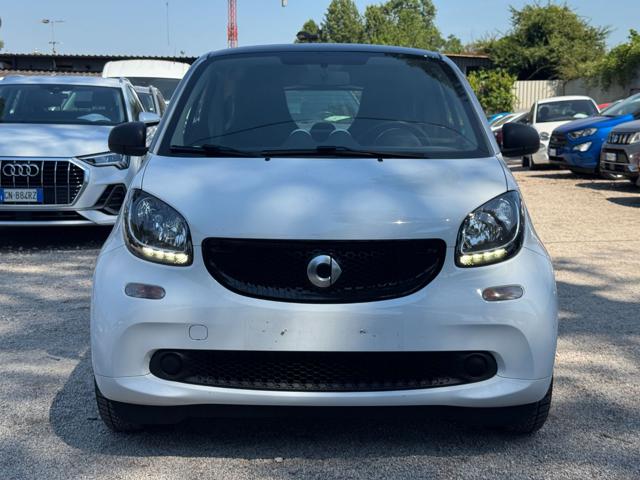 smart forTwo 1.0cc 71cv AUTOMATICA - foto 2 di 4