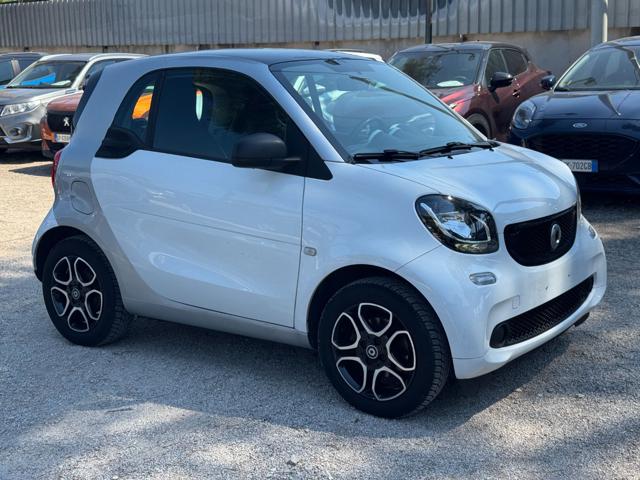 smart forTwo 1.0cc 71cv AUTOMATICA - foto 3 di 4