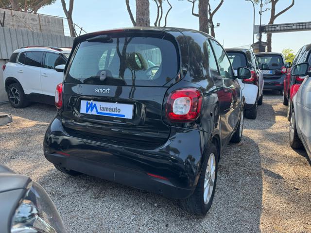 smart forTwo 1.0cc 71cv - foto 3 di 4