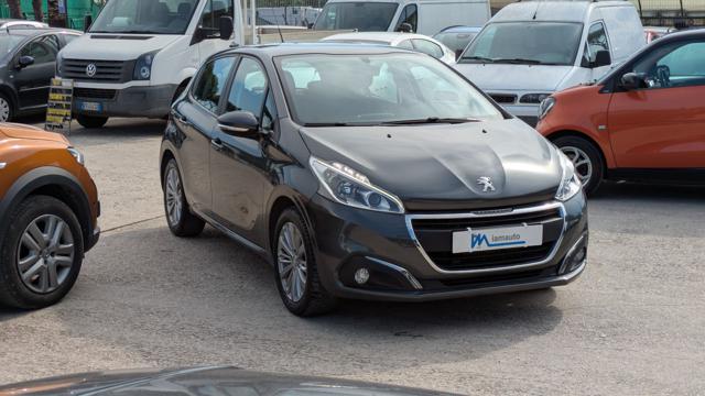 Peugeot 208 Activ 1.2cc 82cv - foto 2 di 4
