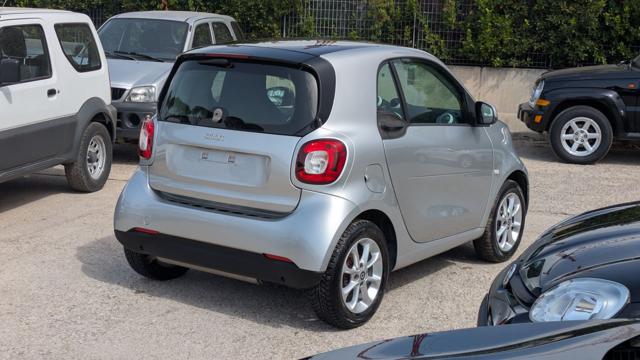 smart forTwo 1.0cc 71cv AUTOMATICA TETTO PANORAMICO - foto 4 di 4