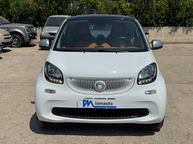 smart forTwo 1.0cc 71cv AUT. TETTO PANORAMICO CRUISE CONTROL - foto 2 di 4