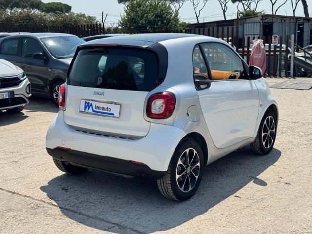 smart forTwo 1.0cc 71cv AUT. TETTO PANORAMICO CRUISE CONTROL - foto 4 di 4