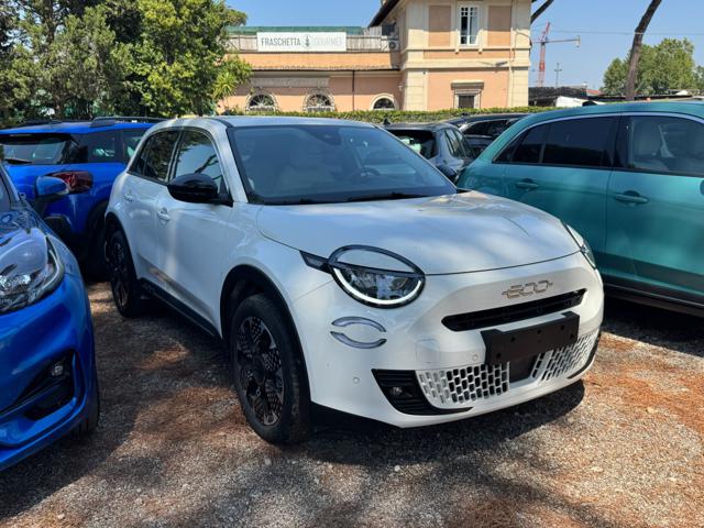 Fiat 600 Hybrid LA PRIMA 1.2cc 100cv AUT. NAVI. RETROCAM - foto 2 di 4