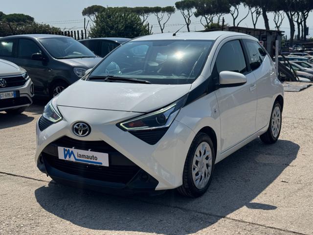 Toyota Aygo x-Business M-MT 1.0cc 72cv - CAMBIO AL VOLANTE - foto 2 di 4