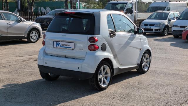 smart forTwo 1.0cc 71cv AUTO - CAMBIO AL VOLANTE - foto 3 di 4