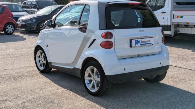 smart forTwo 1.0cc 71cv AUTO - CAMBIO AL VOLANTE - foto 4 di 4
