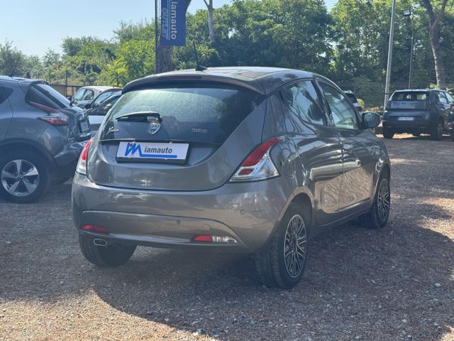 Lancia Ypsilon Hybrid Ecochic 1.0c 70cv - foto 3 di 4