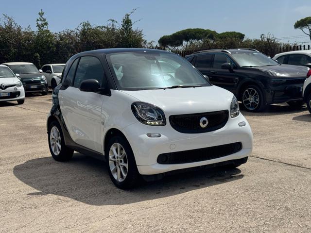 smart forTwo 1.0cc 71cv AUTOMATICA CRUISE CONTROL - foto 2 di 4