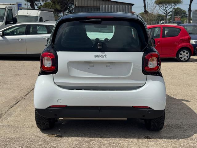 smart forTwo 1.0cc 71cv AUTOMATICA CRUISE CONTROL - foto 4 di 4