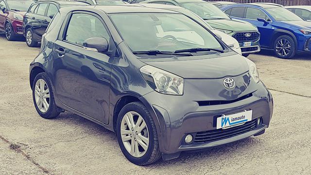 Toyota iQ 1.3cc 98cv, del 2011, 199.030 km, in vendita a Roma (RM)