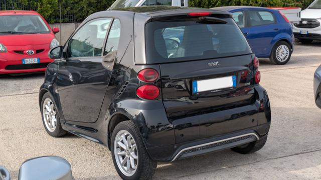 smart forTwo MHD 1.0cc 71cv AUTOMATICA TETTO PANORAMICO - foto 4 di 9