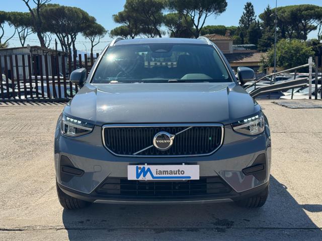 Volvo XC40 Essential B3 2.0cc 163cv AUT. - foto 3 di 19