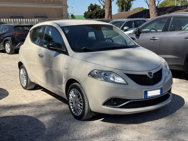 Lancia Ypsilon 1.2cc 69cv - foto 2 di 4